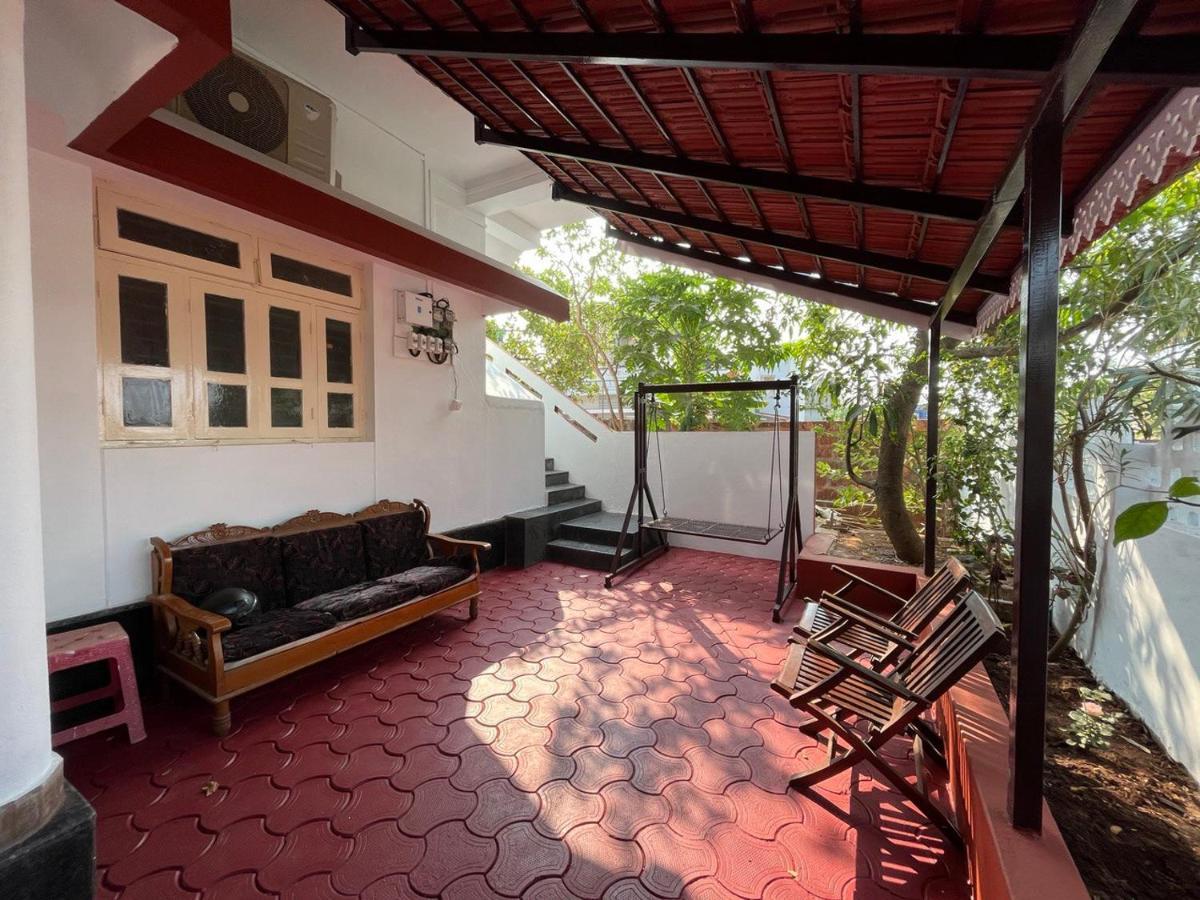 Gayatri Homestay Ratnāgiri Exterior foto