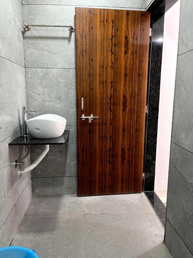 Gayatri Homestay Ratnāgiri Exterior foto